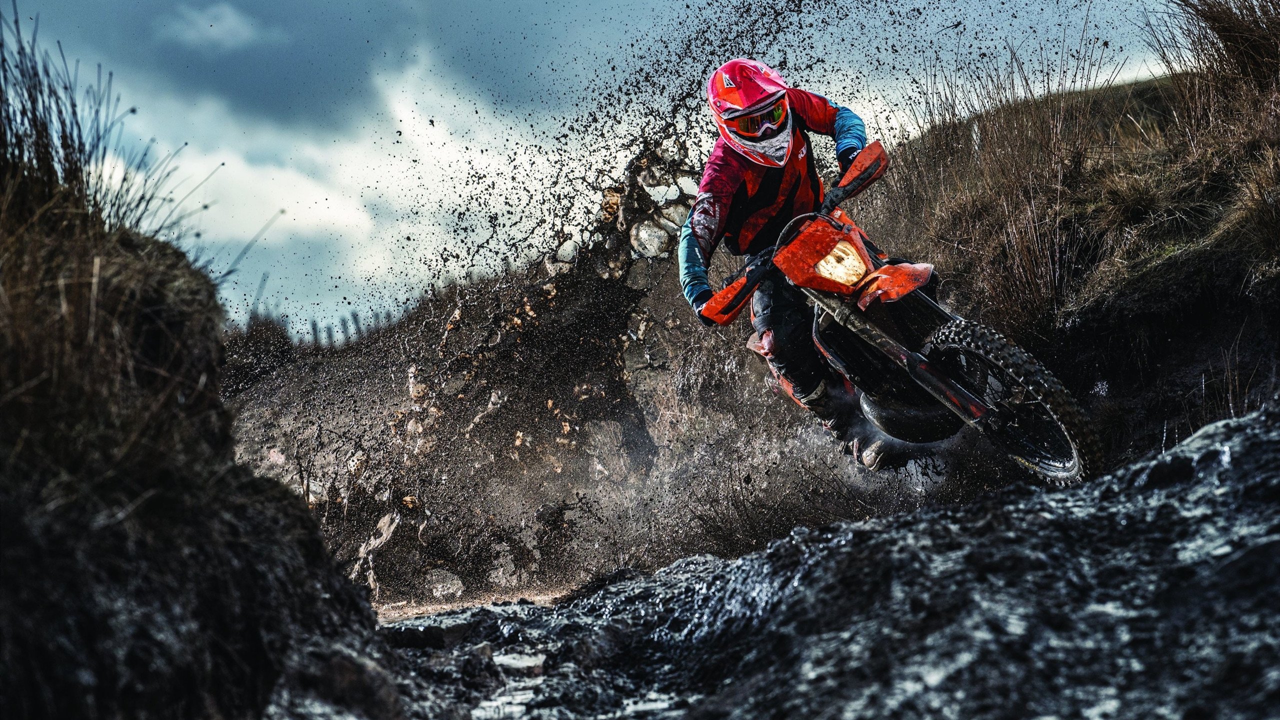 曼联锋线多点开花进攻端终于找到感觉，曼联支点中锋